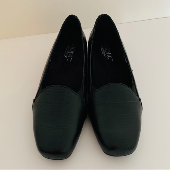 Vionic Dolores Croc Embossed Loafer Sz 6 GUC - Picture 2 of 9